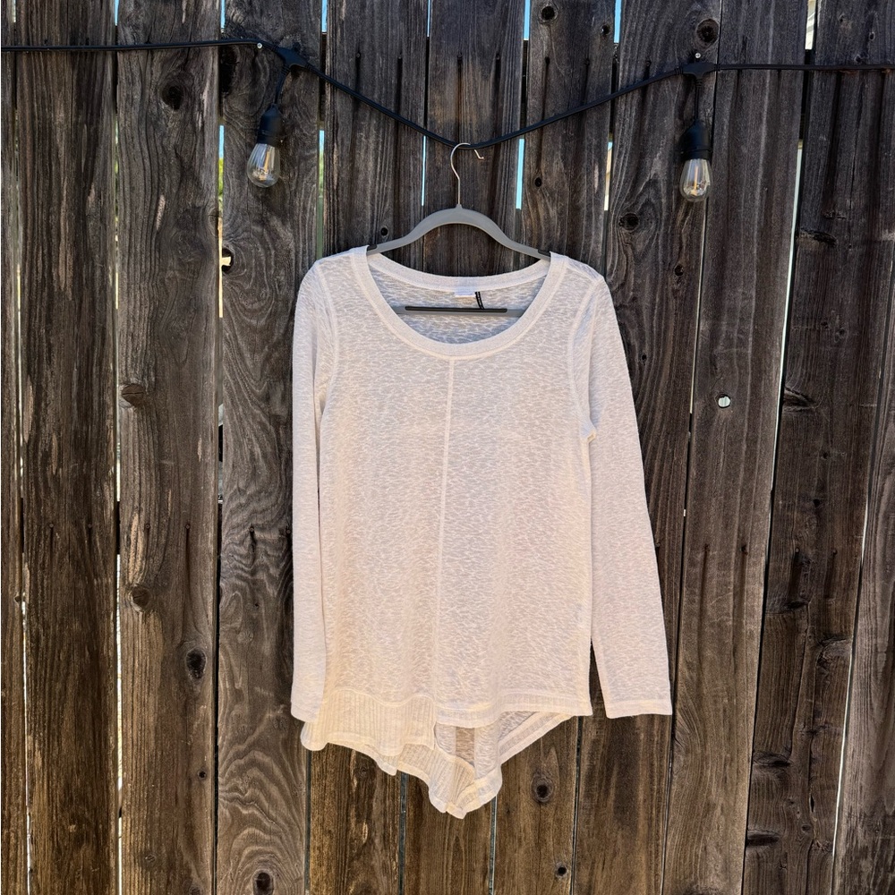 Akemi + Kin Anthropologie Heathered White Ezri Long Sleeve Asymmetrical top